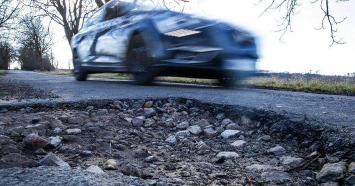 , Qui paie ? : Dommages causés par des nids-de-poule sur la voiture – guide du Rhein-Neckar-Zeitung